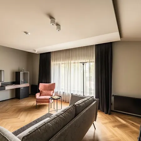 Maestro Design Hotel 2*